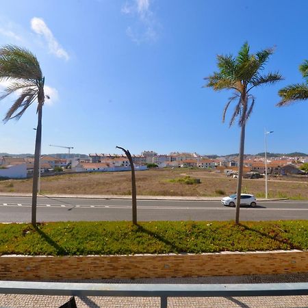 Pebble - 1 Bedroom Apartment Sleeps 5 With Pool & Tennis Court São Martinho do Porto Exterior foto